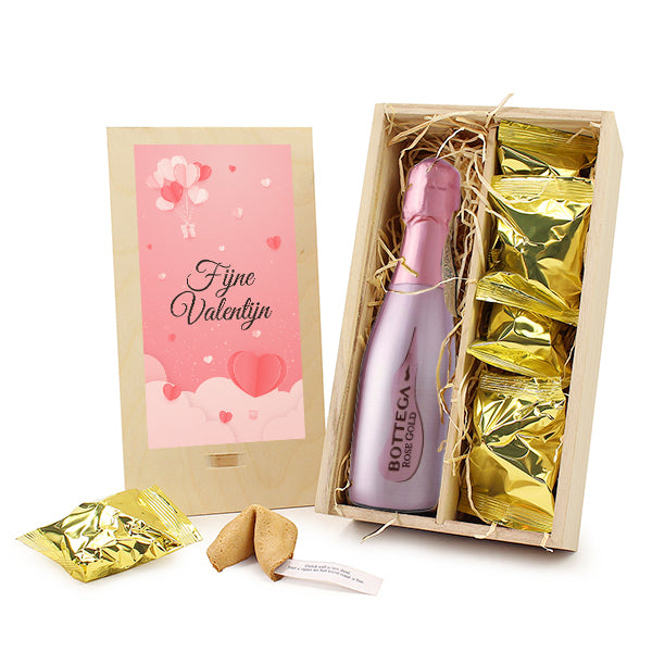 Valentijnkistje met prosecco en cookies