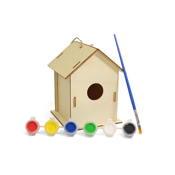 Vogelhuisje met verf